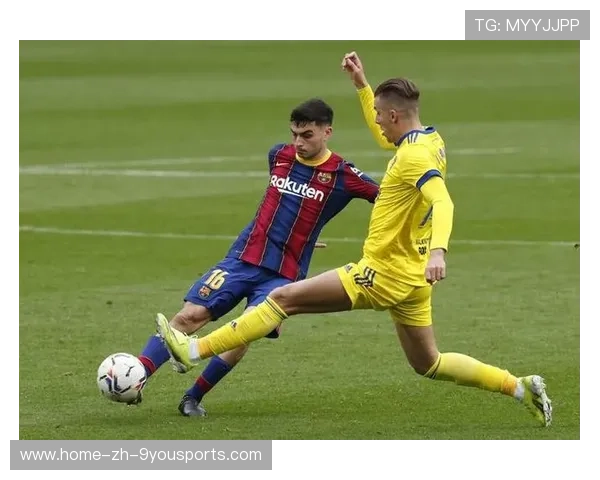 佩德里禁区内摆脱转身抽射干脆利落